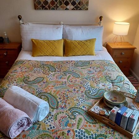 Stunning Homestay In Wolverhampton Bushbury 外观 照片
