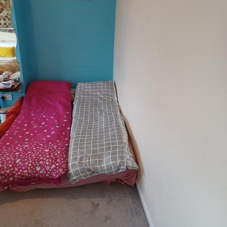 Stunning Homestay In Wolverhampton Bushbury 外观 照片