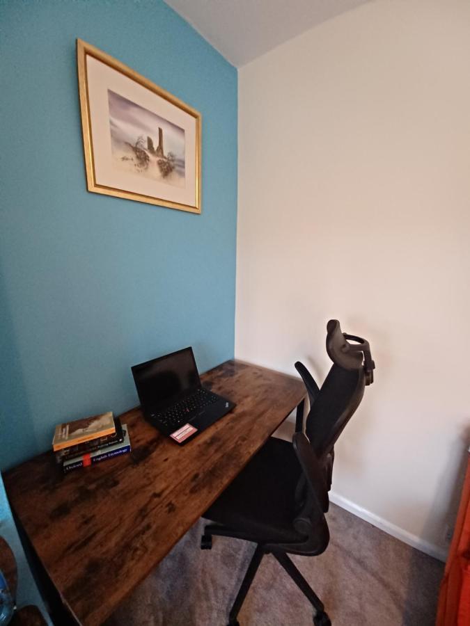 Stunning Homestay In Wolverhampton Bushbury 外观 照片