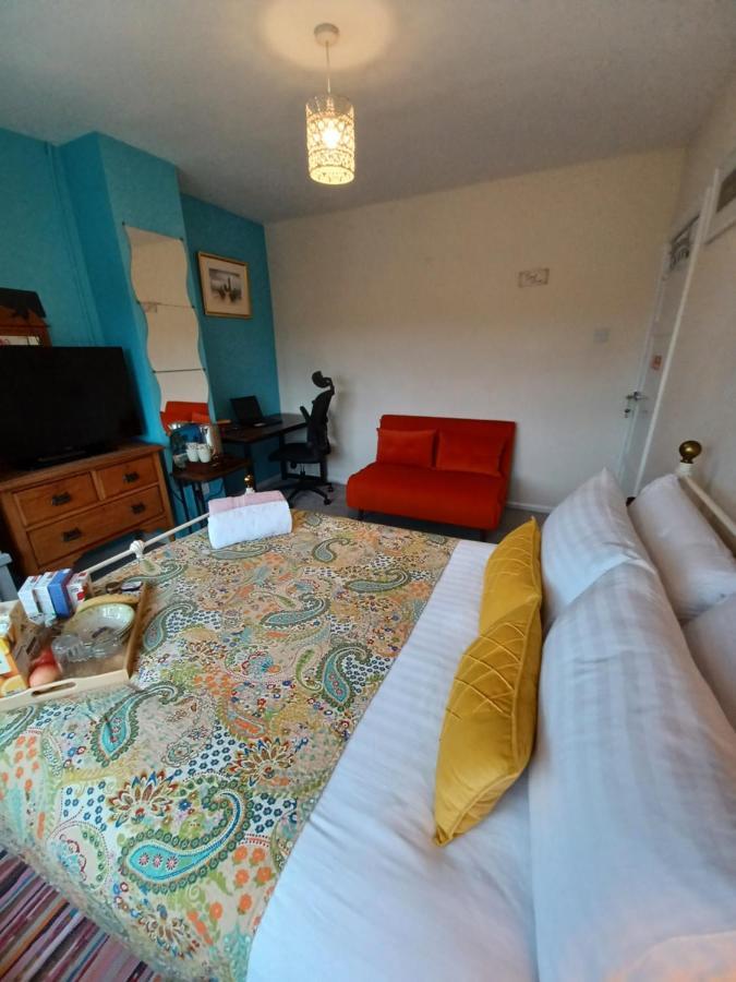 Stunning Homestay In Wolverhampton Bushbury 外观 照片
