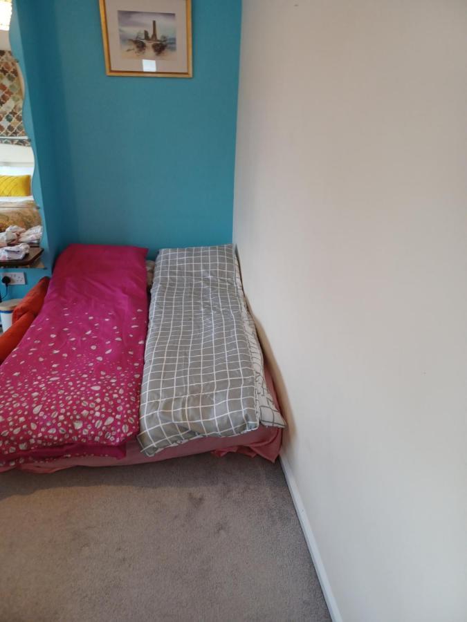 Stunning Homestay In Wolverhampton Bushbury 外观 照片